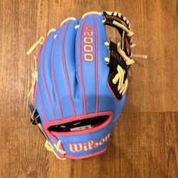 New- Wilson A2000 SuperSkin Glove ⚾️