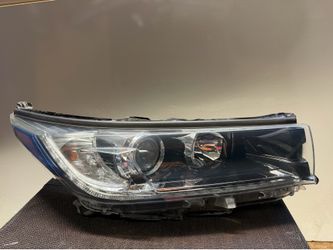 2017-2018-2019 TOYOTA HIGHLANDER RIGHT HEADLIGHT HALOGEN OEM