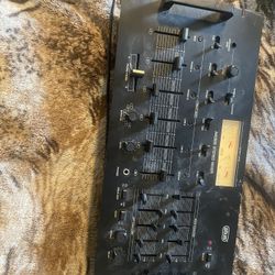 DJ  Mixer