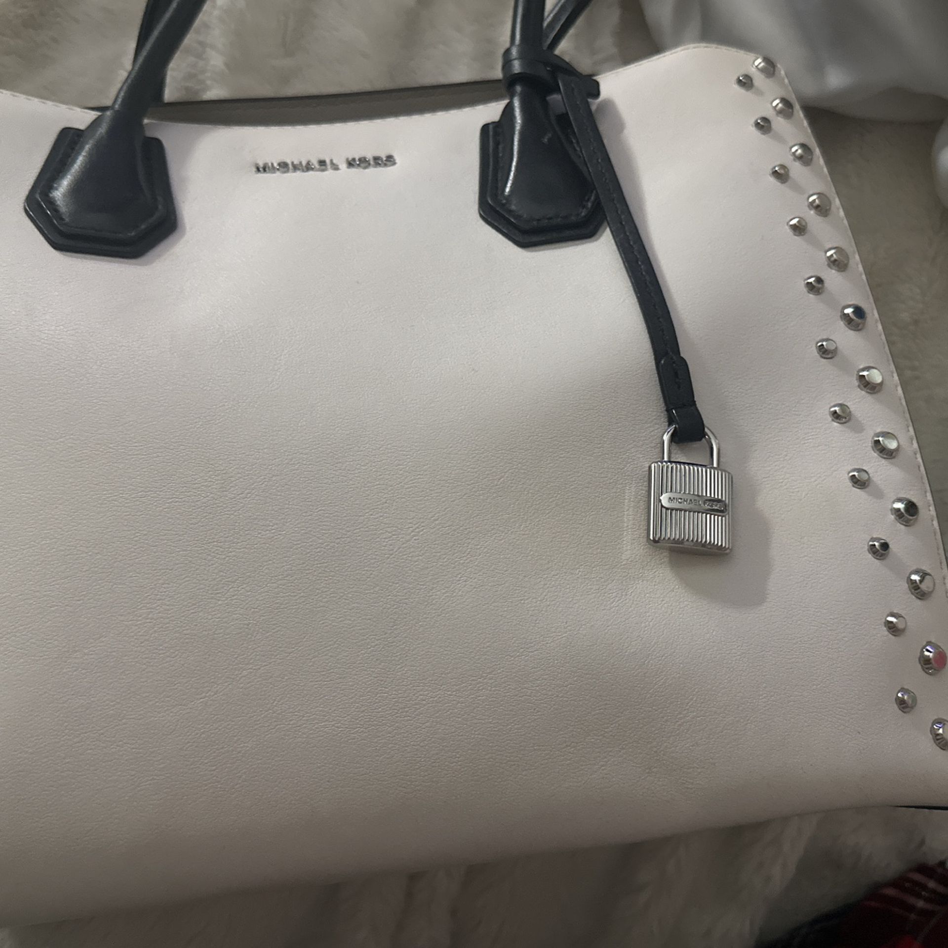 Michael Kors Large Bag Barley Used Comes With Second Strap For Length