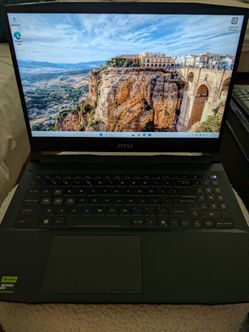 MSI 15.6" Gaming Laptop- Intel i7-14650HX - Nvidia RTX 5050 - 16GB - QHD IPS 144Hz