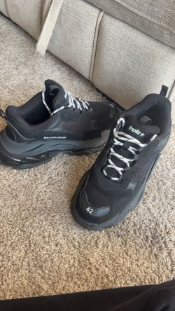 Balenciaga Black Size 42