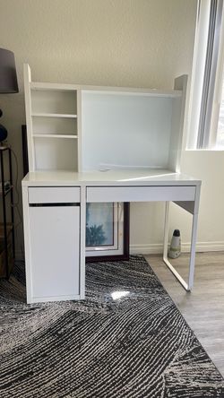 IKEA MICKE DESK $$$