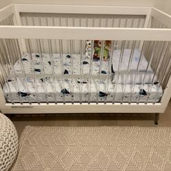 Sloane 4-in-1 Acrylic Convertible Crib With Newton mattress