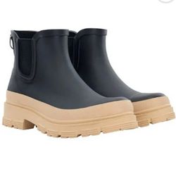 New Waterproof Women’s Size 10