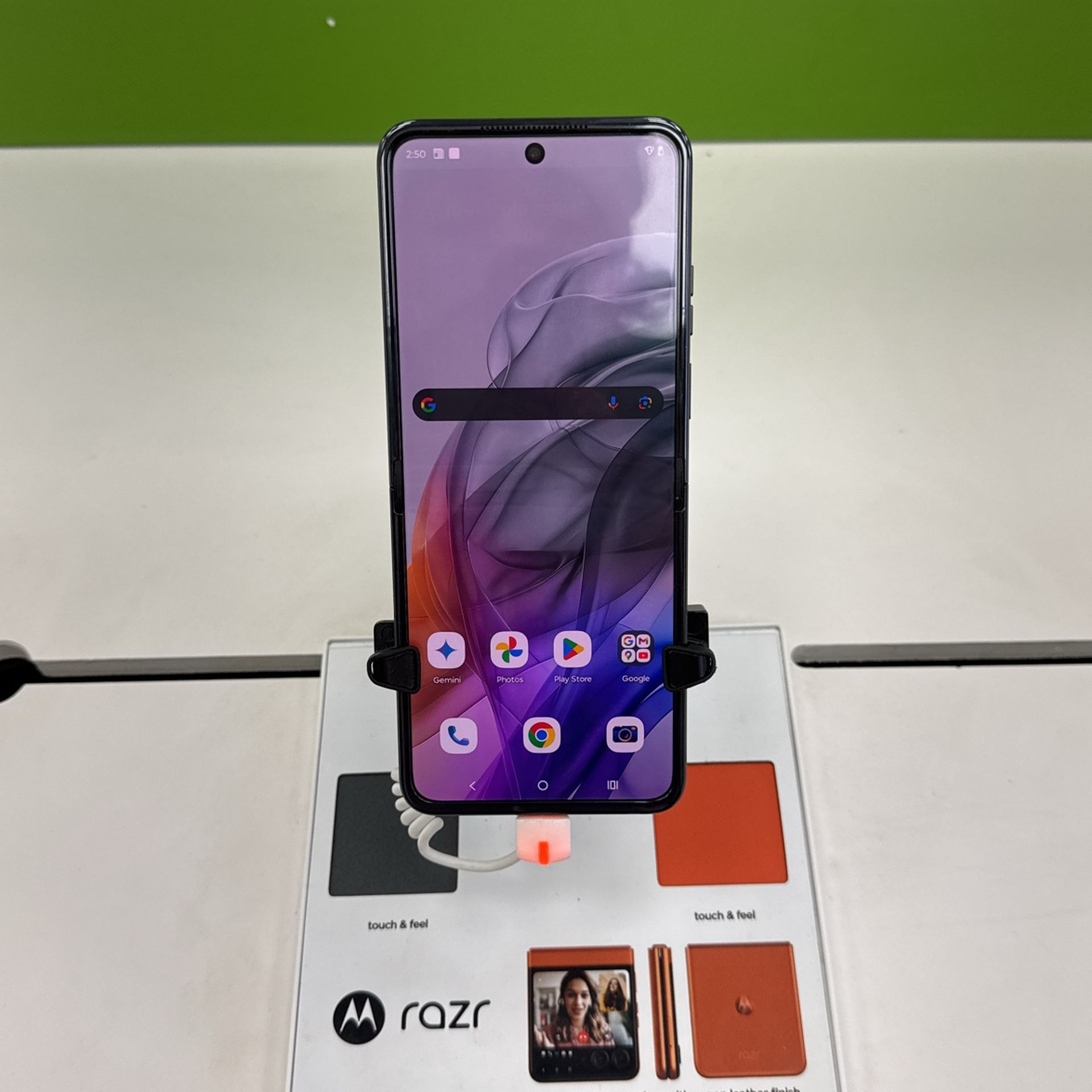 Motorola Razr 2024 With Unlimited 5G+ Service