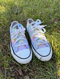 Converse Chuck Taylor All Star Low Top Tie-Dye Women's Size 6 Preowned in good condition Pet & Smoke Free Home. Check photos for any flaws. Tie-dye