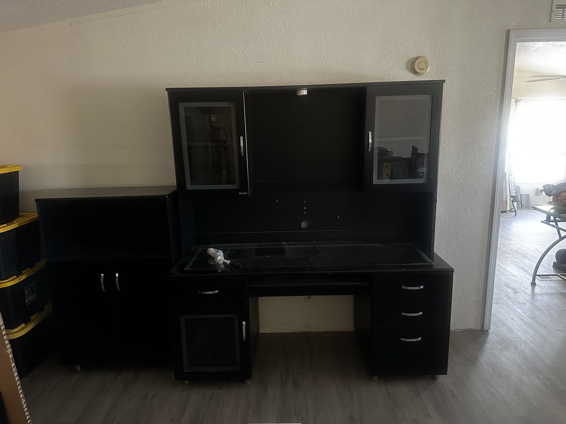 Nice Desk Black With Glass