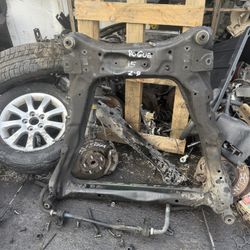 2015 Nissan Rogue 2.5 subframe $300