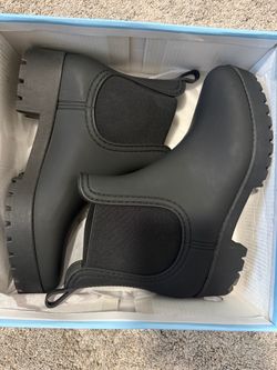 Black Chelsea Rain Boots with Lug Sole