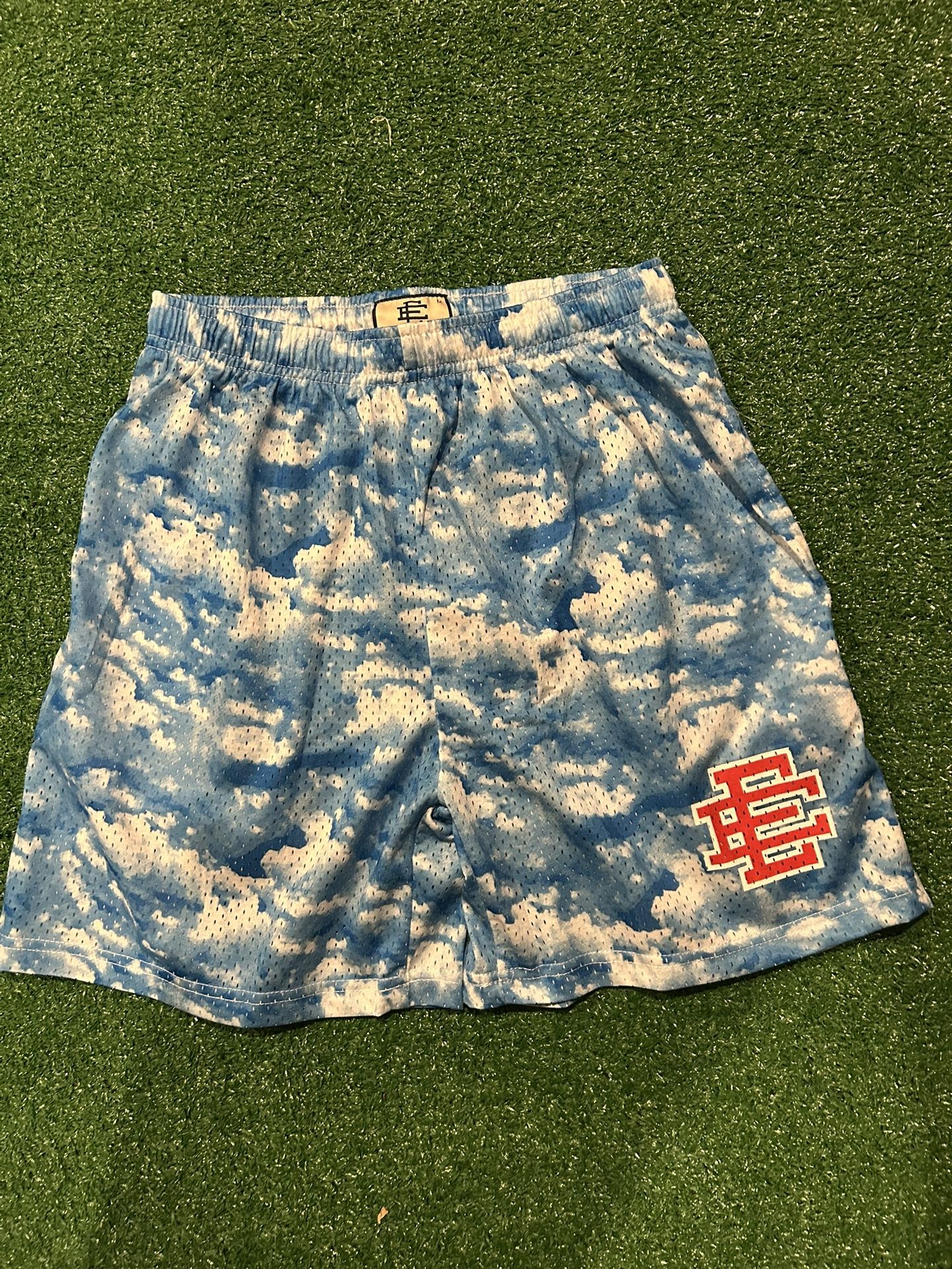 EE SHORTS