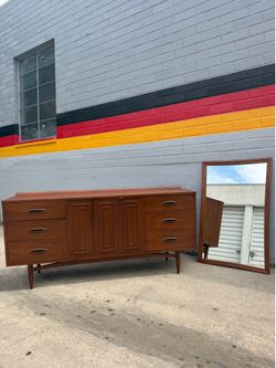 Vintage Mid-Century Modern Broyhill Sculptra Triple Dresser