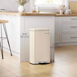 Trash Can with Lid, 8 Gallon Garbage Can, Stainless Steel Small Waste Bin with Step Pedal and Inner Bucket, Soft Close, Kitchen, Sand Beig
