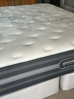 USED KING SIZE BEAUTYREST BLACK MATTRESS ONLY