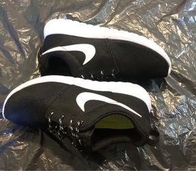 NIKE WOMENS SHOES