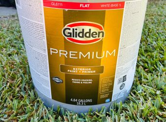 Glidden Premium 5 Gal. Pure White Base 1 Flat Latex Exterior Paint