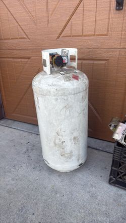 Propane tank for forklift