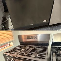 Whirlpool appliance set