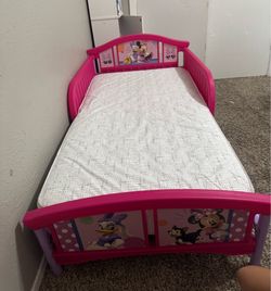 Toddler bed