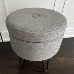 BRAND NEW STOOL