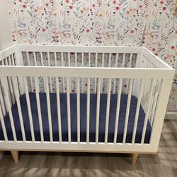 Infant Crib And Dresser With Changing Table 