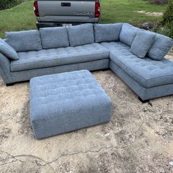 *FREE DELIVERY* Light Blue CindyCrawford Sectional 