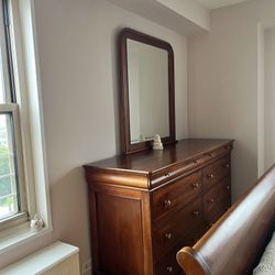 A Bed Room Set For Sale 
