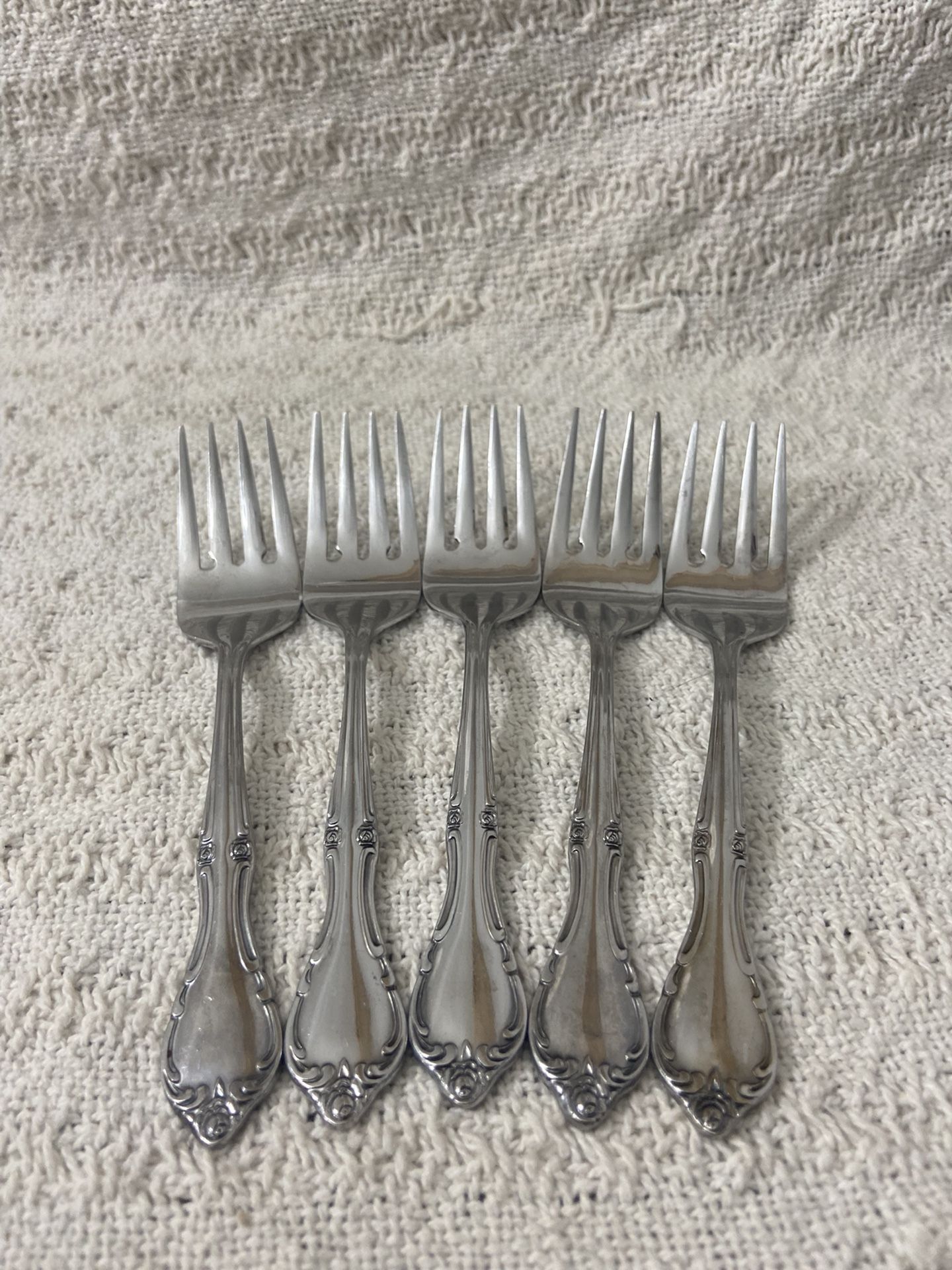 5 Salad Dinner forks 18-0 stainless Korea flowers scrolls rose tip Unbranded