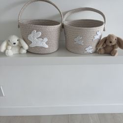 Easter Baskets With Bunnies