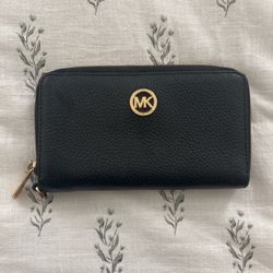Micheal Kors Wallet Black Authentic 