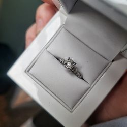 Vintage 1940s Platinum Diamond Fishtail Engagement Ring