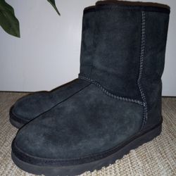 AUTHENTIC UGGS WOMENS SIZE 8
