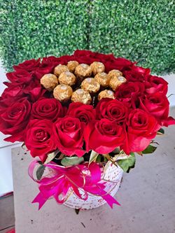 Areglo Floral Para Cualquier Ocasion Con Chocolates