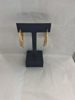 Hoop earrings 18k 7.5grams