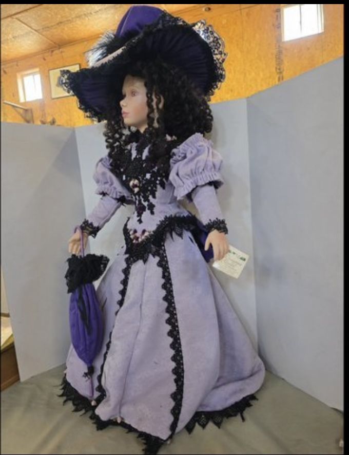 Vintage Porcelain Doll by Patricia Loveless, ":Elizabeth " /2000