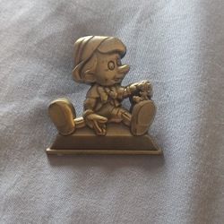 WDW - Pinocchio - Annual Passholder – Gold Statue - Disney Pin