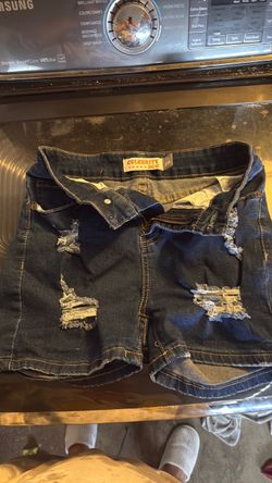 Shorts size 3