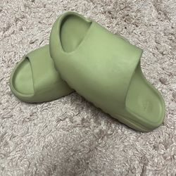 Yeezy Slide Resin Sage Green Size 10 Men’s 