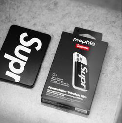 Supreme Mophie Powerstation SS26 black