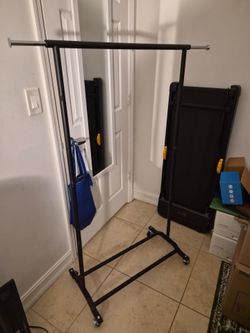 Clothes Rack with Adjustable Bar