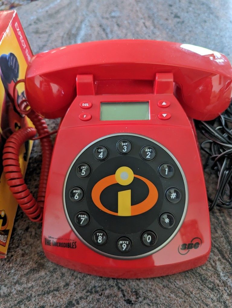 SBC Vintage Style Disney Pixar The Incredibles Phone Collector's Desk Pho