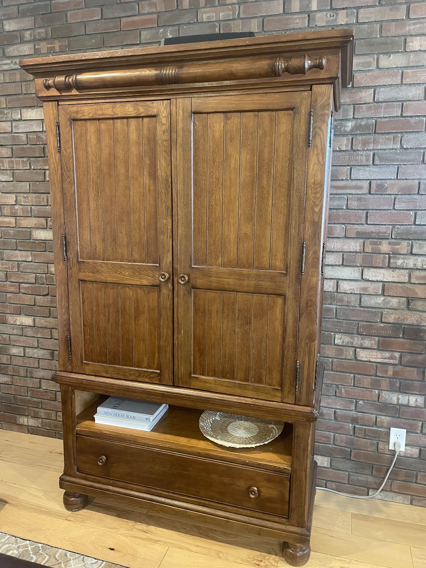 Free Armoire