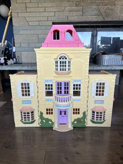 Fisher Price Loving Family 2005 Twin Time Grand Mansion Folding Dollhouse