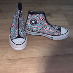 Selling Colorful Converse 