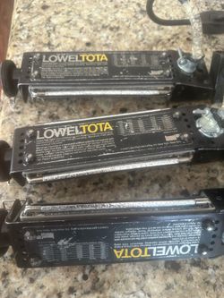 Lowel tota lights and the umbrellas studio lighting flood light lot