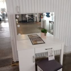 White Vanity With Lights And Stool 