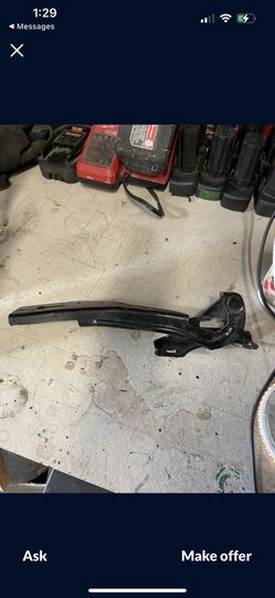 15 Civic Left Mounting Bracket