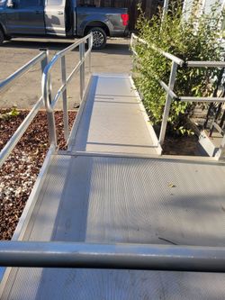 Aluminum Wheelchair Access Ramp with Handrails