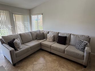 Light Gray Fabric Sectional Sofa (OPEN TO OFFERS)