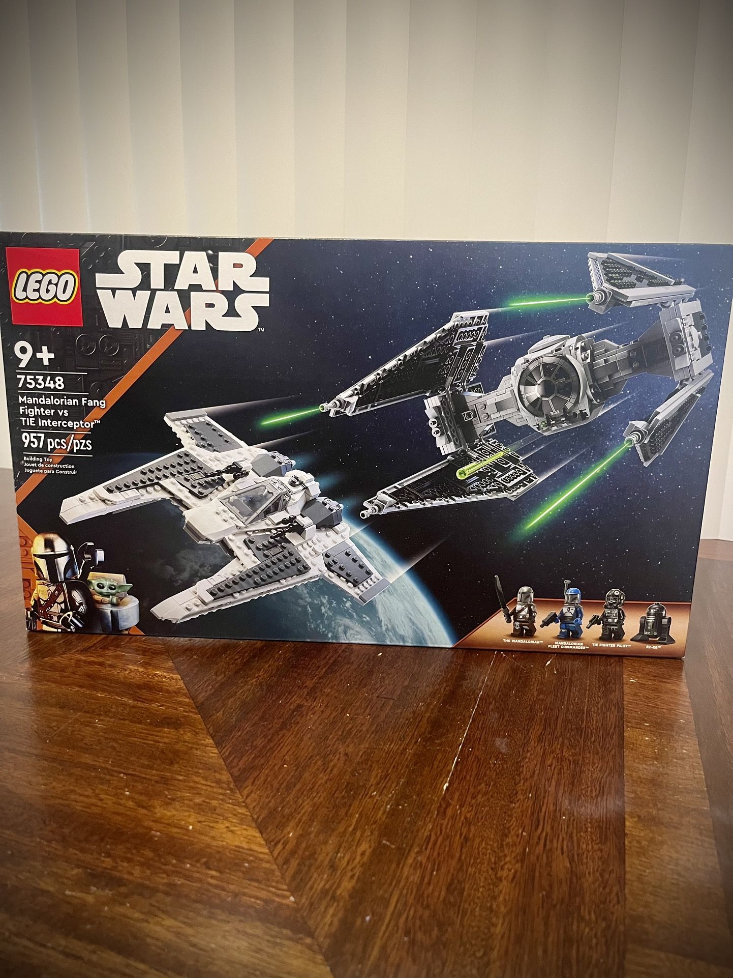 LEGO Star Wars: Mandalorian Fang Fighter Vs. Tie Interceptor (75348)